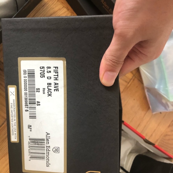 Allen Edmonds Fifth Ave - Picture 3 of 15